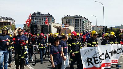 2016 04 18 ManifaBombeirosOurense03.jpg